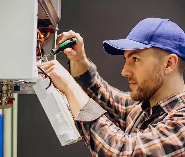 Expert Plumber for Tankless Water Heater Maintenance in Lake Worth, FL: Schedule Professional Maintenance Services with Us